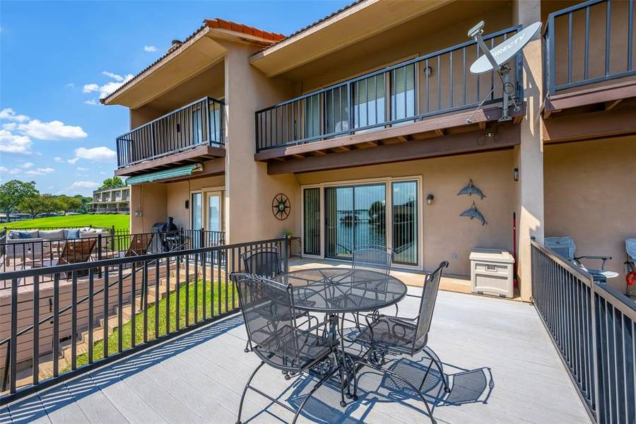 5515 Club Cove Court, De Cordova, TX 76049