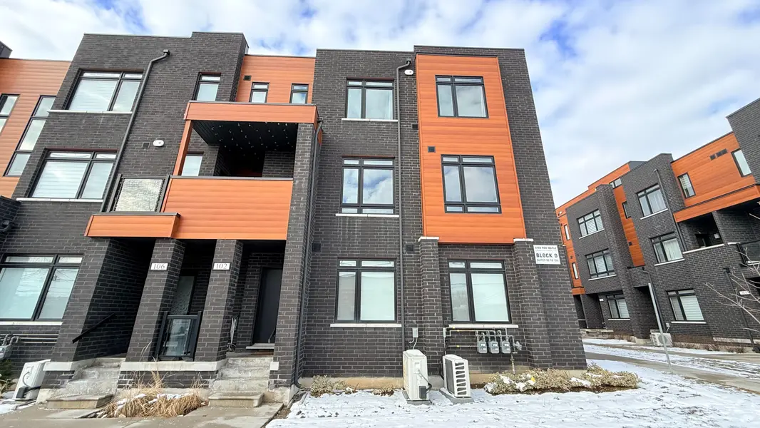 370 D Red Maple RD #102, Richmond Hill, ON L4C 6P5