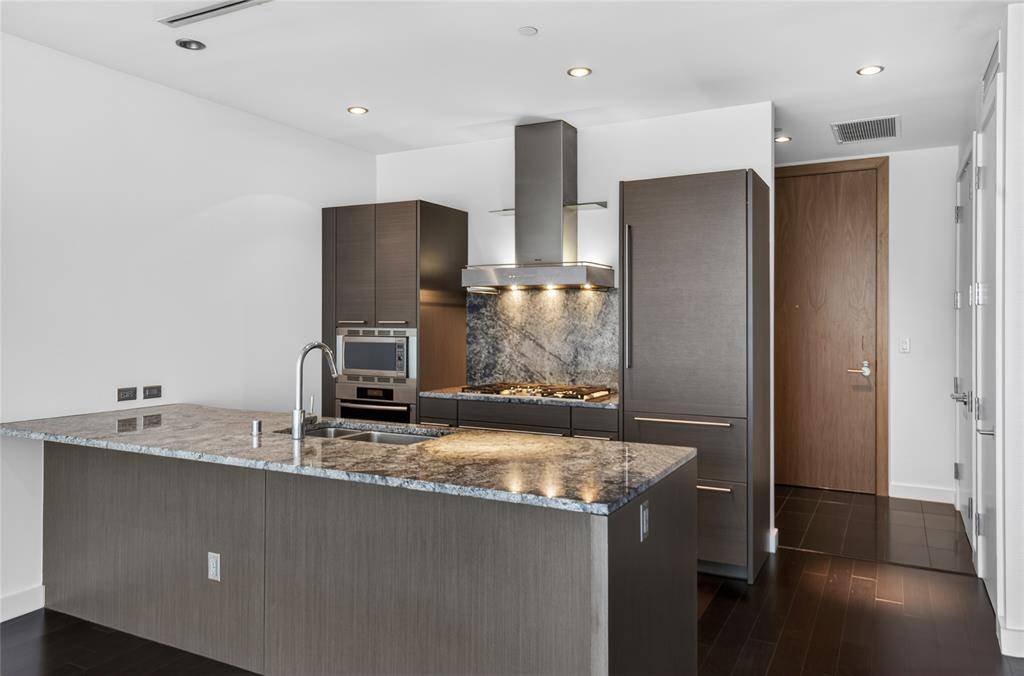 2900 Mckinnon Street #403, Dallas, TX 75201