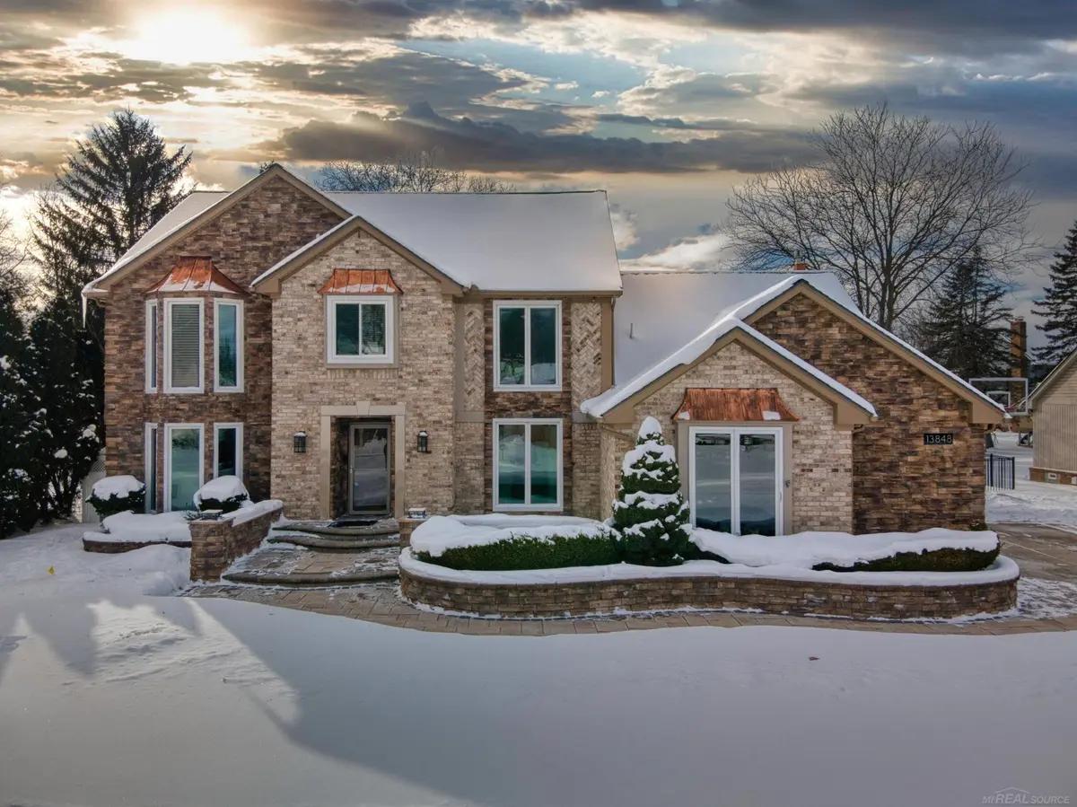 13848 Woodsett CT, Shelby Twp, MI 48315