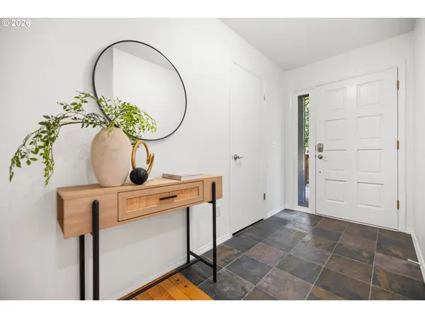 4937 SW HUMPHREY PARK RD, Portland, OR 97221