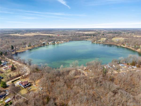 15050 Longfield DR, Argentine Township, MI 48451