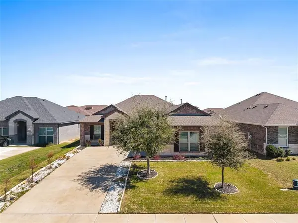 220 Camden Street, Red Oak, TX 75154