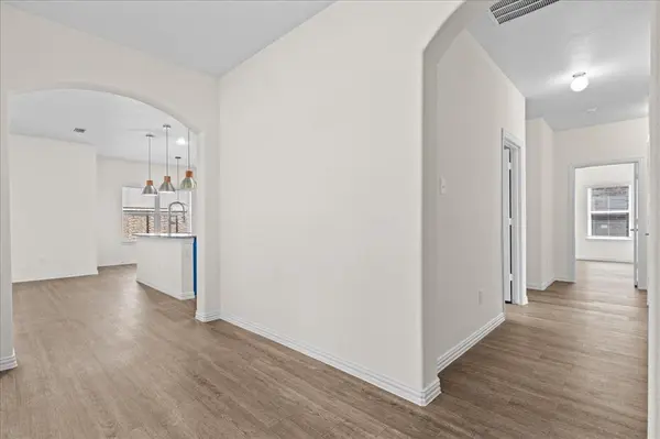 220 Camden Street, Red Oak, TX 75154