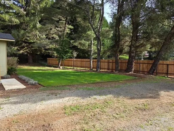 60422 FOXGLOVE RD, Coos Bay, OR 97420