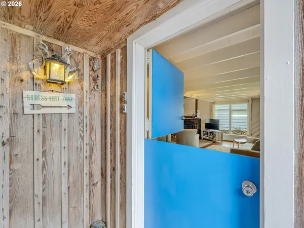 2515 SUNSET BLVD, Seaside, OR 97138