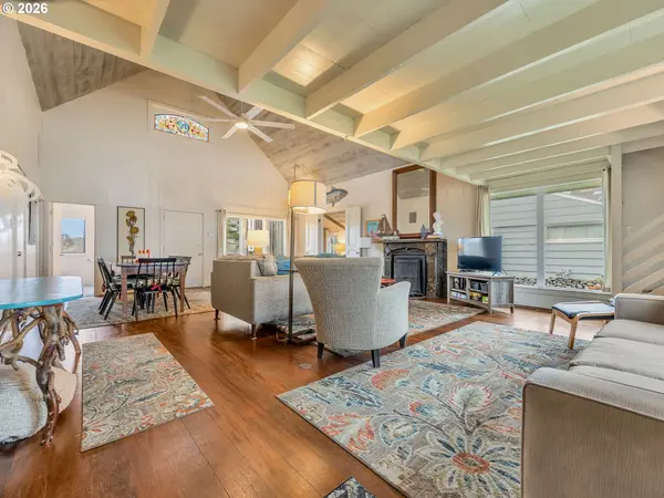 2515 SUNSET BLVD, Seaside, OR 97138