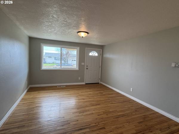 1845 SALLAL RD, Woodburn, OR 97071