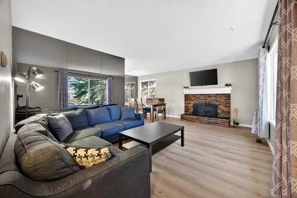 208 Silver Valley Rise NW, Calgary, AB T3B 4B2