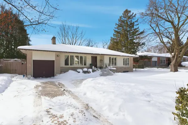 368 Lees LN, Oakville, ON L6L 4S5