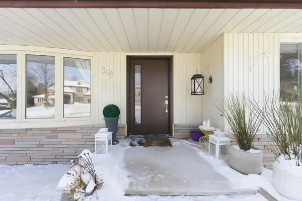 368 Lees LN, Oakville, ON L6L 4S5