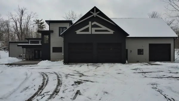 33 LAPLANTES RD, Trent Lakes, ON K0L 1J0