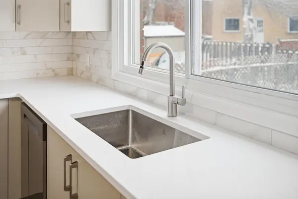 896 Pinewood CRES #1, Britannia Heights - Queensway Terrace N And Area, ON K2B 5Y4