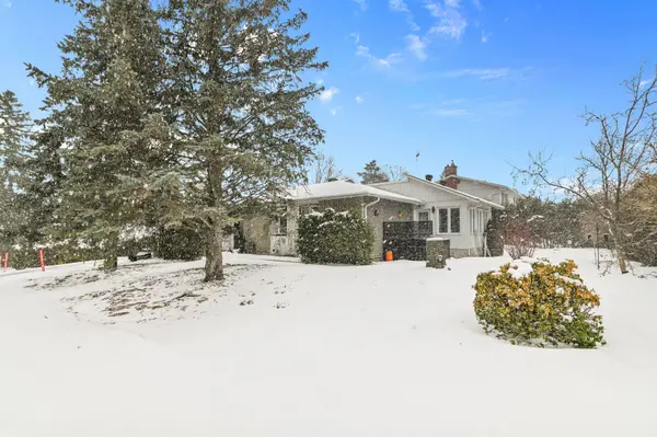 28 Carbrooke ST, Kanata, ON K2L 1B3