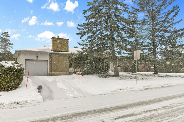 28 Carbrooke ST, Kanata, ON K2L 1B3