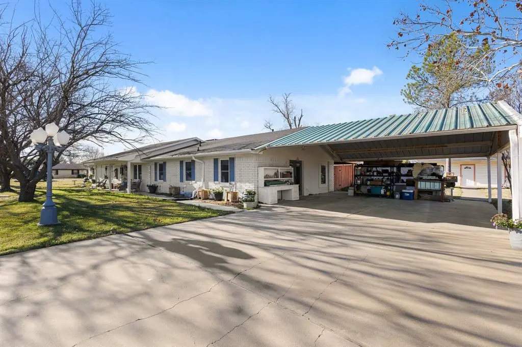 210 S Booth Street, Mart, TX 76664