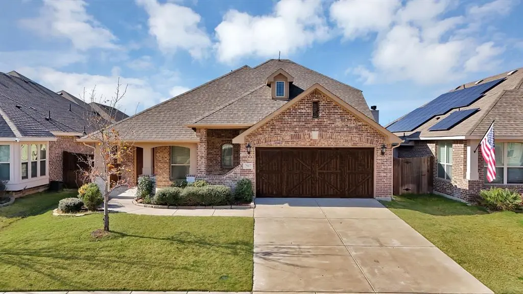 207 Arborside Drive, Waxahachie, TX 75165
