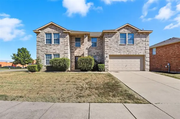 701 S Heights Drive, Crowley, TX 76036