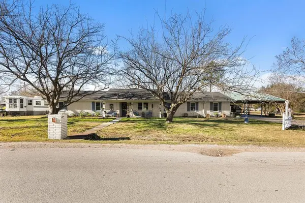 210 S Booth Street, Mart, TX 76664