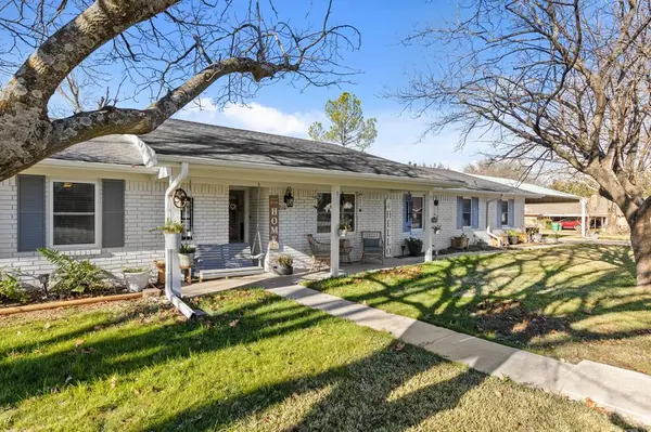 210 S Booth Street, Mart, TX 76664