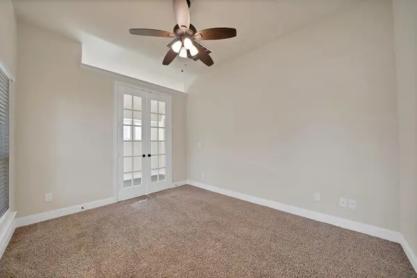 207 Arborside Drive, Waxahachie, TX 75165