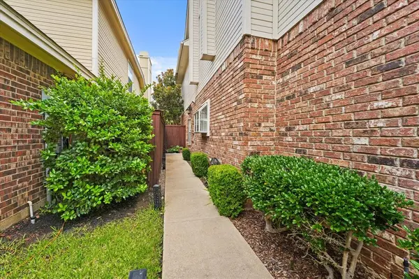 9420 Blue Jay Way, Irving, TX 75063