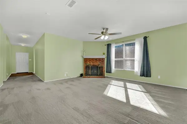 921 Penny Royal Court, Arlington, TX 76002