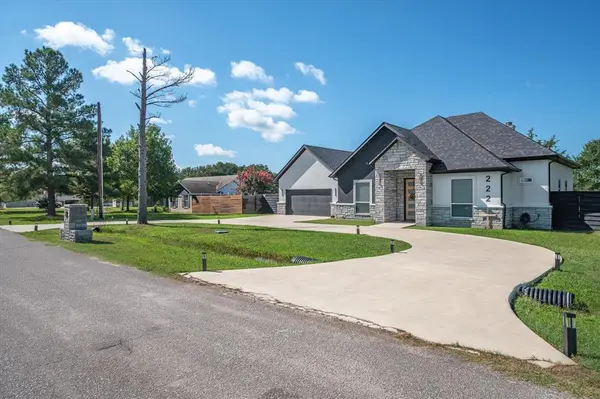 222 Meadowlark Drive, Wills Point, TX 75169