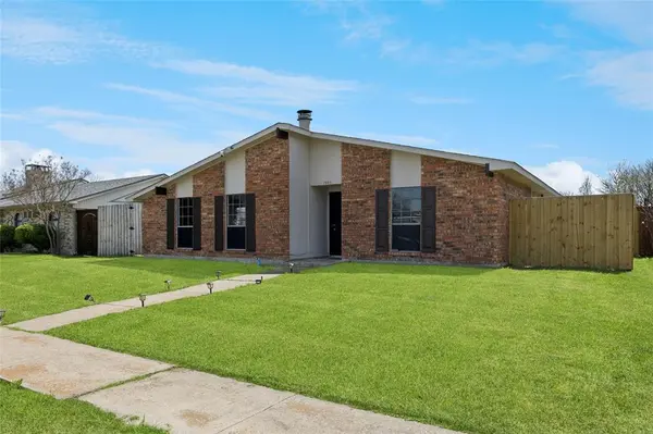 1905 Montana Trail, Grand Prairie, TX 75052