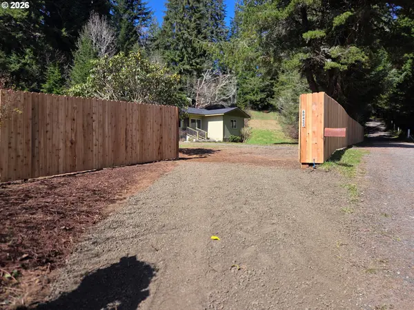 60422 FOXGLOVE RD, Coos Bay, OR 97420