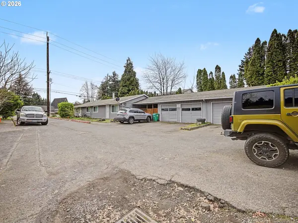 18635 SE Division ST, Gresham, OR 97030