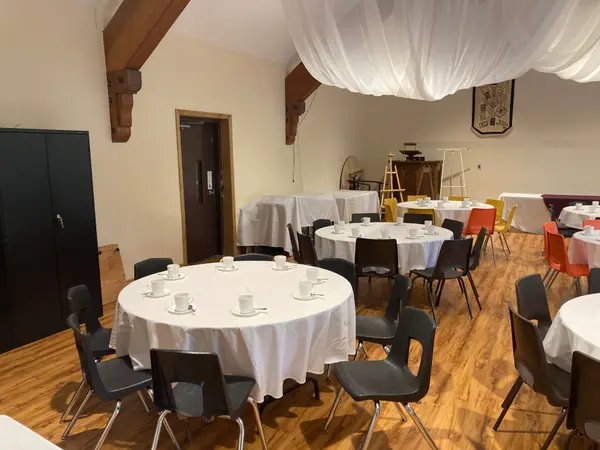 19 St Albans DR #Upper/Lower Hall/Comm Kit, Halton Hills, ON L7J 1C6