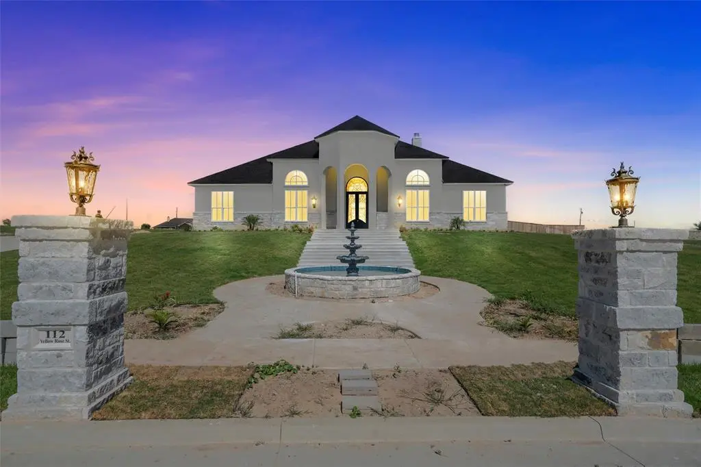 112 Yellow Rose Street, Lorena, TX 76655