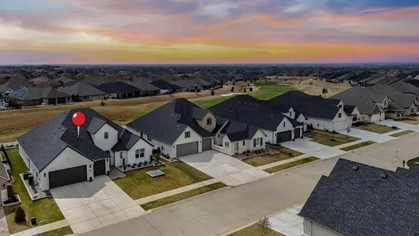 10817 Drinkwater Drive, Denton, TX 76207