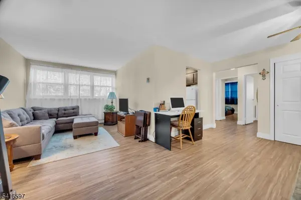 100 Luttgen Pl #A2, Linden City, NJ 07036