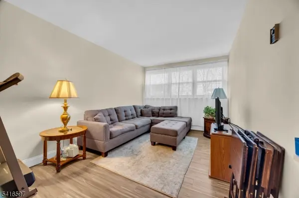 100 Luttgen Pl #A2, Linden City, NJ 07036