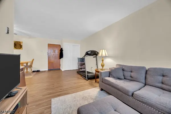 100 Luttgen Pl #A2, Linden City, NJ 07036