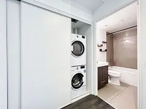 251 Jarvis ST #1017, Toronto C08, ON M5B 0C3