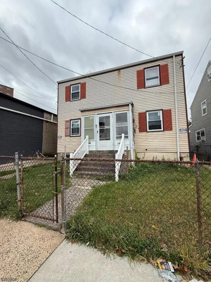 111 Hanford St, Newark City, NJ 07114