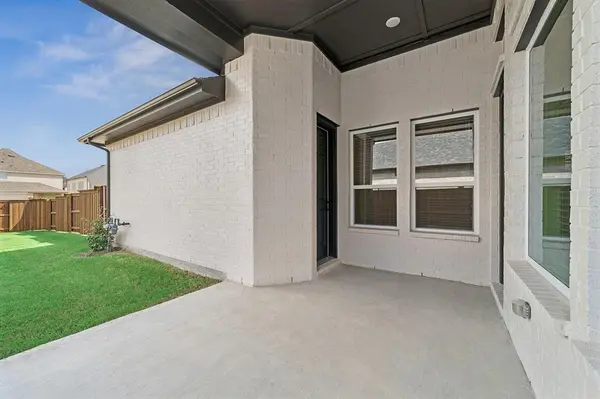 1913 Wynne Drive, Van Alstyne, TX 75495