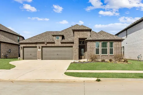 2811 Grand Lookout Lane, Arlington, TX 76001