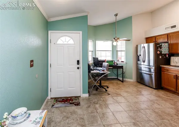 717 Edna LN, Pueblo, CO 81005