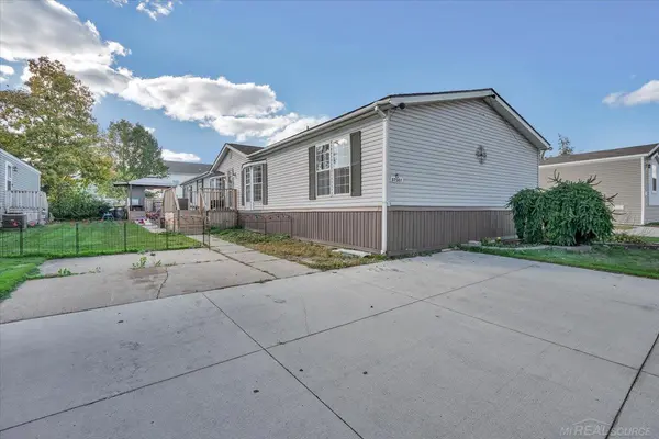 57561 Meadow DR, New Haven, MI 48048