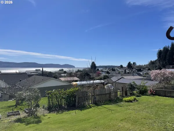 805 BIRCH AVE, Garibaldi, OR 97118