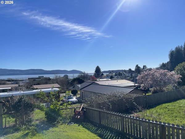 805 BIRCH AVE, Garibaldi, OR 97118