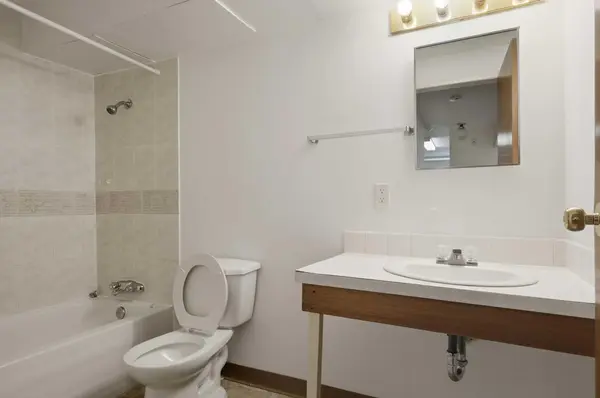 10204 106 AVE, Grande Prairie, AB T8V 1K1