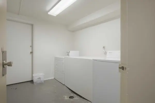 10204 106 AVE, Grande Prairie, AB T8V 1K1