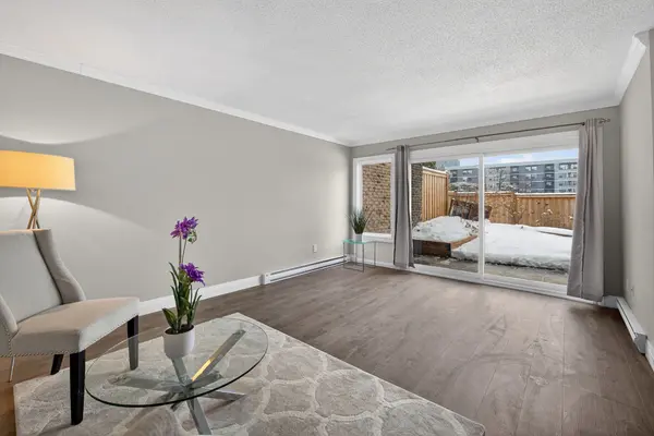 169 Milestone CRES #33, Aurora, ON L4G 3M2