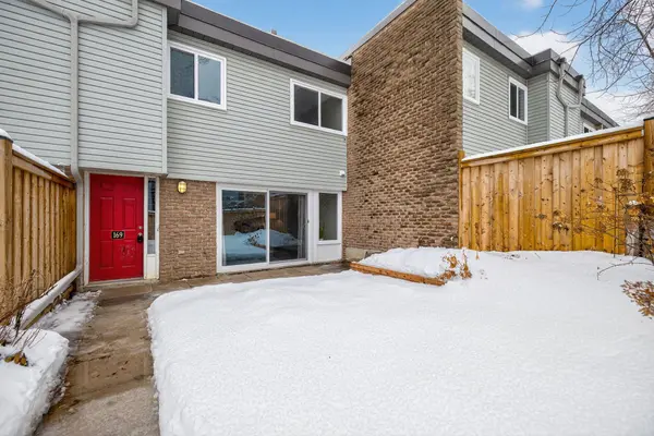 169 Milestone CRES #33, Aurora, ON L4G 3M2