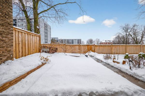 169 Milestone CRES #33, Aurora, ON L4G 3M2